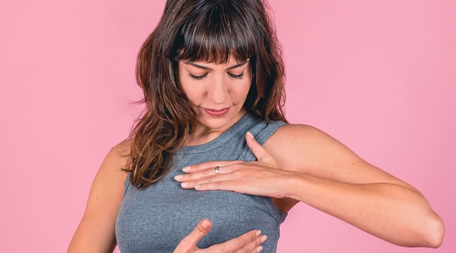  Breast Cancer in Women: Early Symptoms, Monthly Self-Check, and Myths Busted