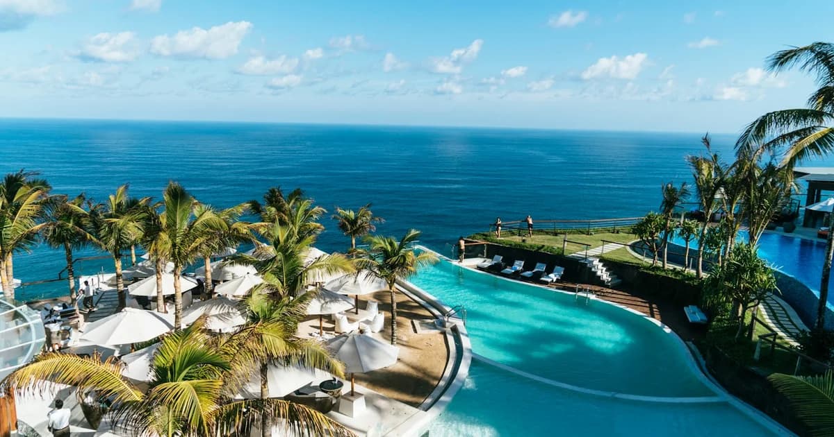 Sustainable Luxury Travel: Eco-Resorts and Low-Impact Wilderness Expeditions
